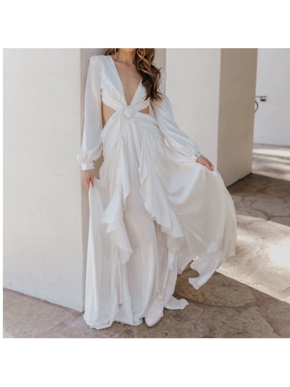 UNTAMED PETALS BY AMANDA JUDGE White Long-Sleeve Cutout Ruffle Bridal Gown